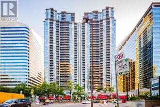 Building Photo - 2907-4968-4968 Yonge St