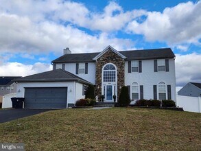 Building Photo - 296 Rushfoil Dr