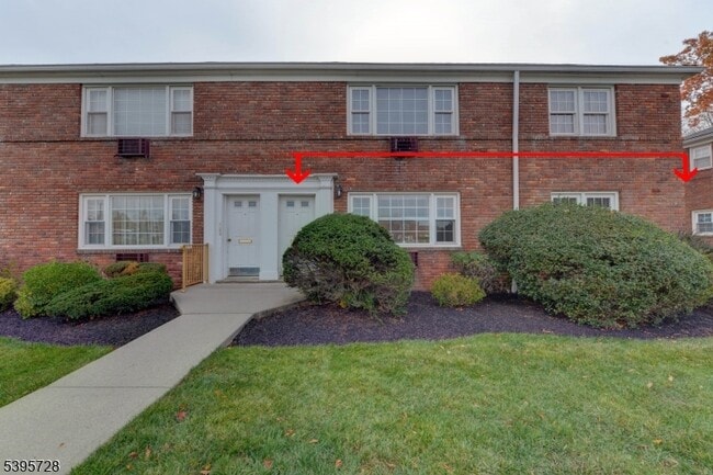 Foto del edificio - 666 Bloomfield Ave