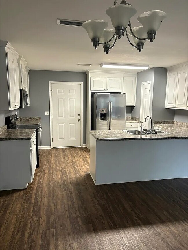 Building Photo - 2328 Middleton Rd