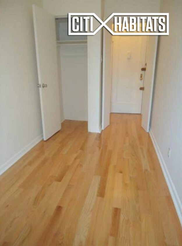 Building Photo - 237 E 60th St