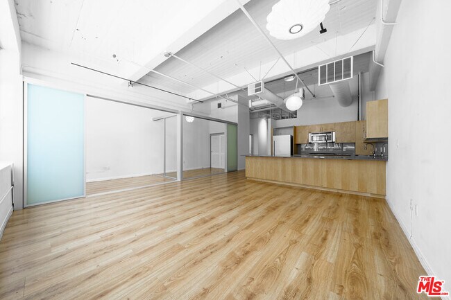 Building Photo - 1130 Flower St