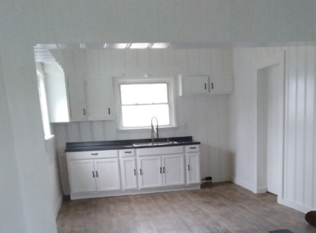 Foto del edificio - 1217 S Maple St