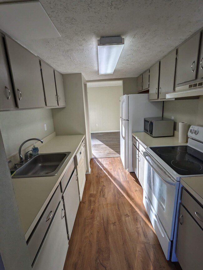 Foto del edificio - 728 Johahn Dr