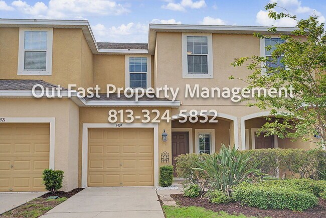 Foto del edificio - 6919 Holly Heath Dr