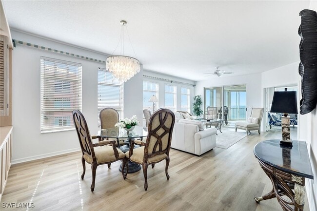 Foto del edificio - 267 Barefoot Beach Blvd