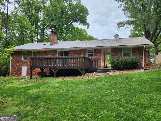 Building Photo - 3131 Edgewater Dr