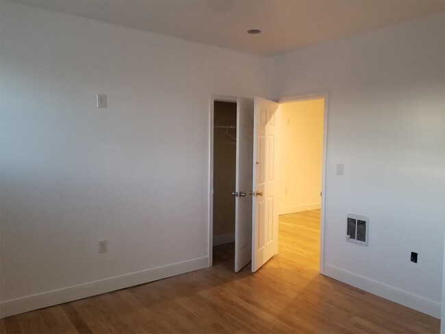 Foto del edificio - 937 W Russell St