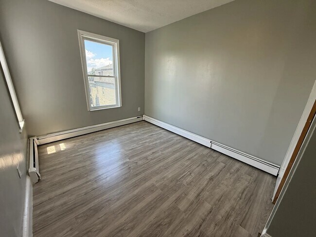 Building Photo - 26 Alpine Pl