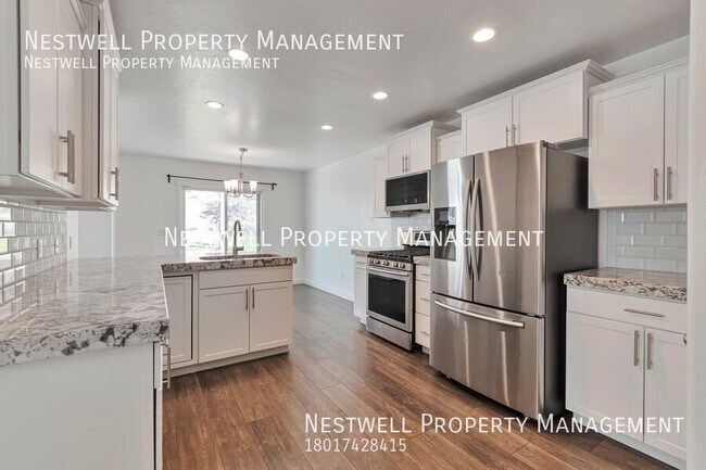 Foto del edificio - Fantastic 4-bed Townhome in Bluffdale