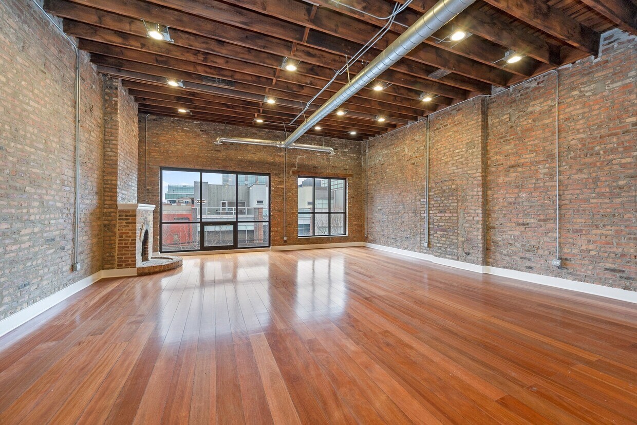 Foto principal - 1015 W Lake St