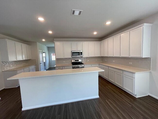 Foto del edificio - 256 Crystal Brook Dr