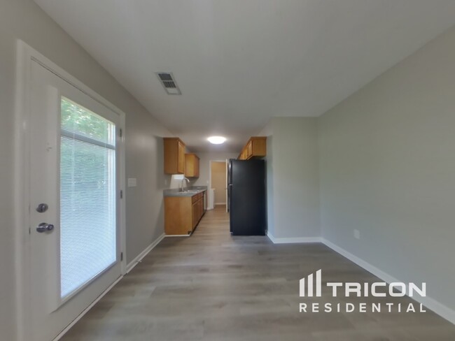 Building Photo - 27 Pleasant Forest Dr