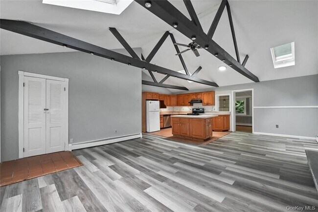 Foto del edificio - 35 Peddler Hill Rd