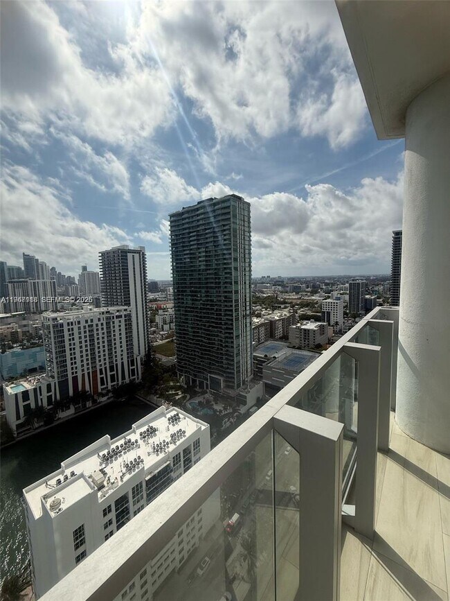 Foto del edificio - 2900 NE 7th Ave