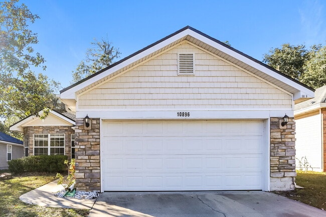 Building Photo - 10896 Campus Heights Ln