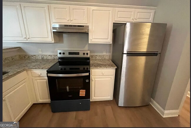 Building Photo - 170 Fair Oaks Dr