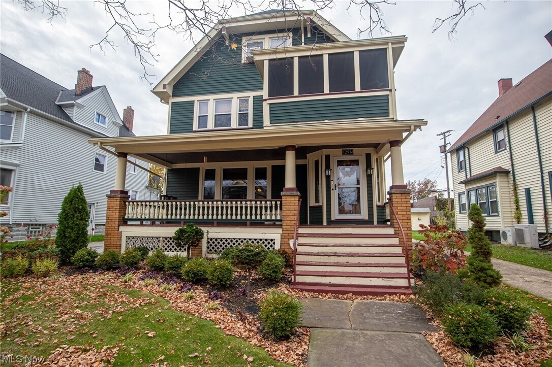Primary Photo - 1296 W 116th St