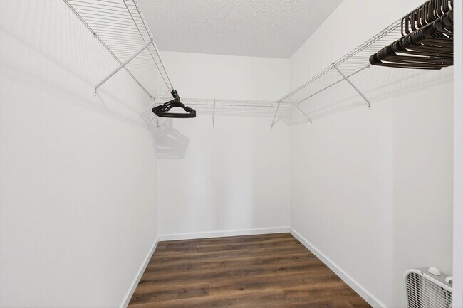 Building Photo - 646 Fox Plains Dr