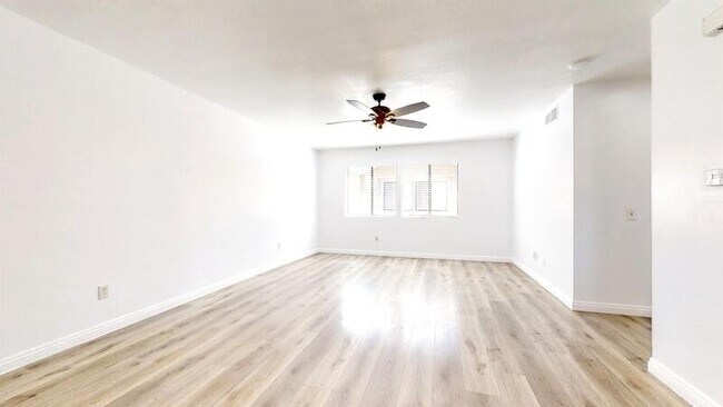Foto del edificio - 20814 Seine Ave