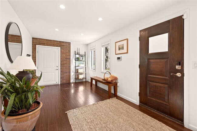 Foto del edificio - 330 Kilbourn Rd