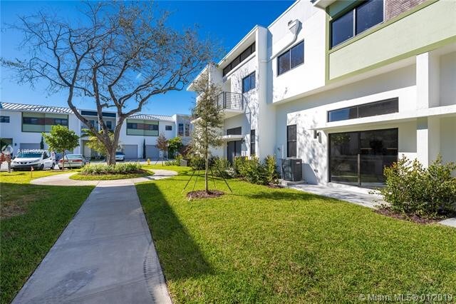 Foto del edificio - 4500 NW 8th Ct