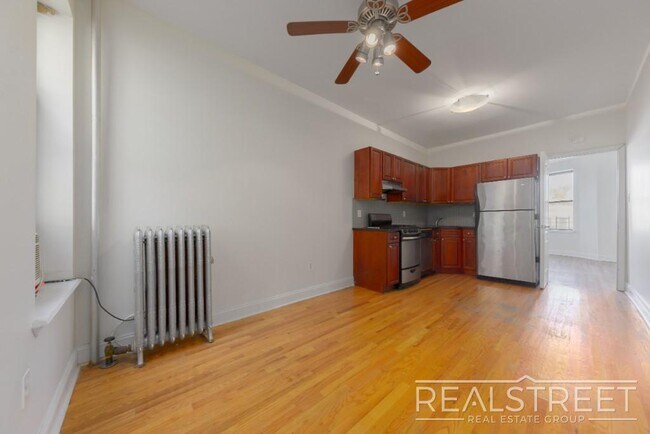 Foto del edificio - Lovely 2 BED in Park Slope near Prospect Park