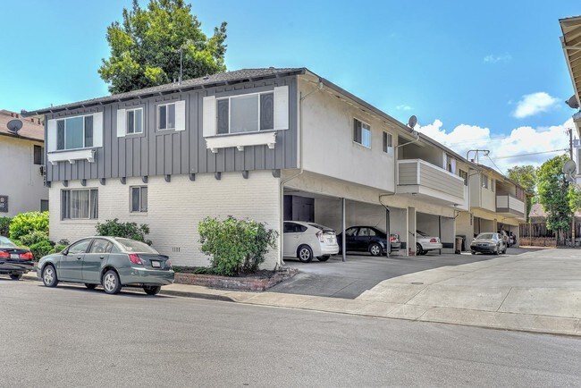 Building Photo - 1825 Ednamary Way