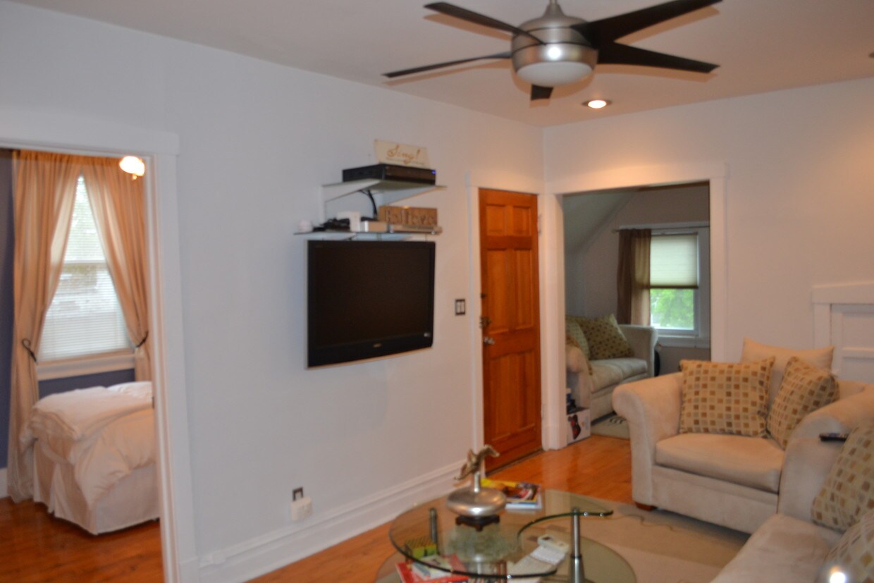 Staged Furniture/APT is Empty. - 2566 W Argyle St