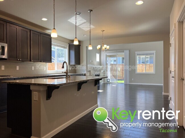 Foto del edificio - 16128-16181 81 Ave E