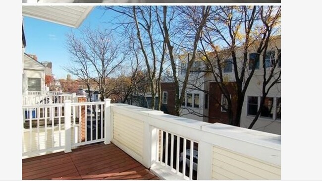 Building Photo - 217 Thorndike St