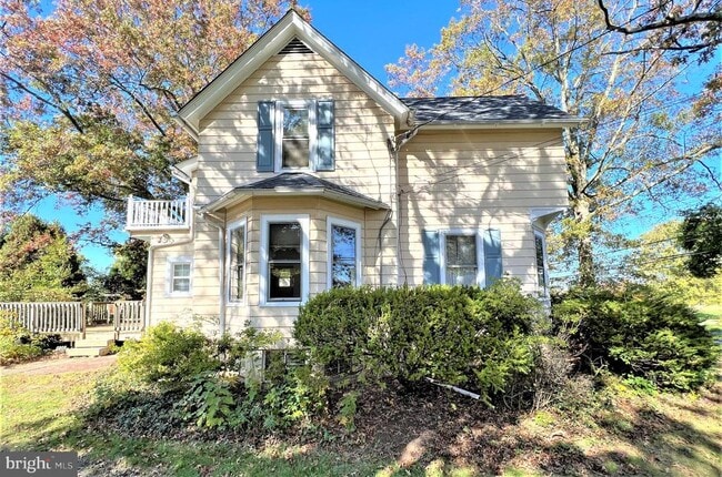 Building Photo - 726 BLOOMING Glen