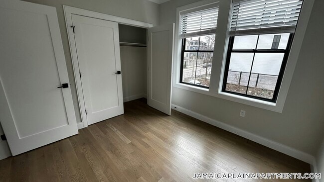 Building Photo - 283 Lamartine St