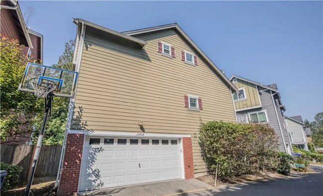 Foto del edificio - Gorgeous Parkview Village Home - 3 bedroom...
