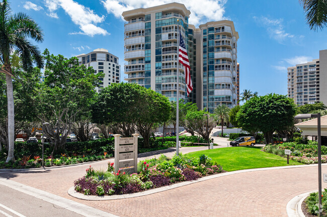 Foto del edificio - Bay Shore Place