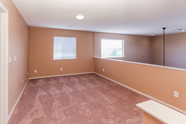 Building Photo - 4034 Warren Rock St