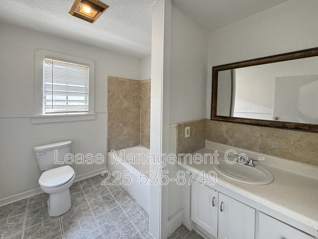 Building Photo - 322 Leboeuf St