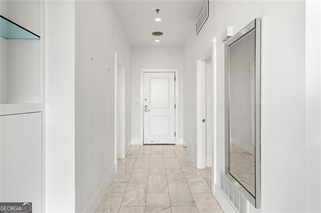 Foto del edificio - 3338 Peachtree Rd NE