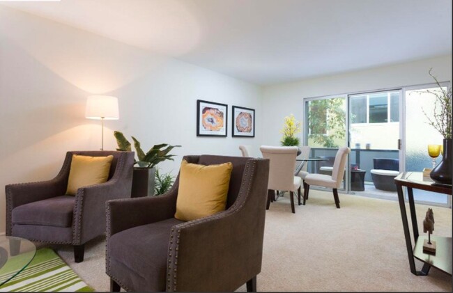 great space for entertaining! - 3768 Harrison St