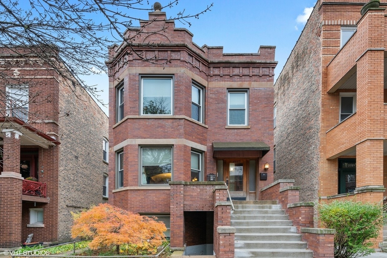 Primary Photo - 2325 W Thomas St