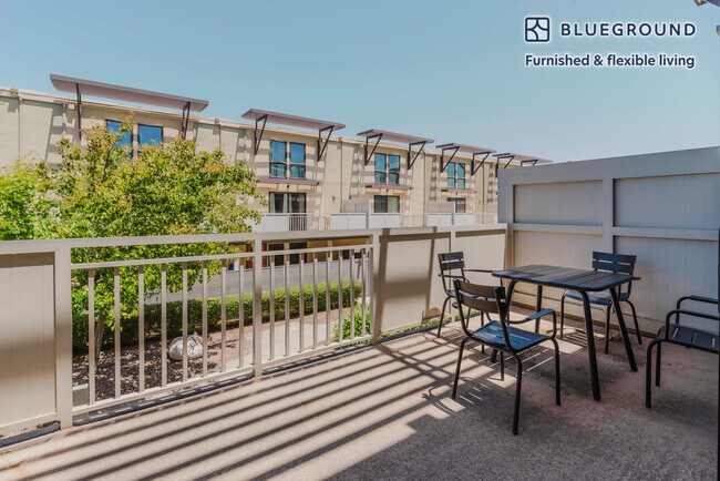 Foto del edificio - 7204 Admiralty Ln