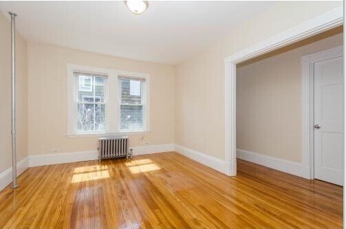 Building Photo - 14 Bentley St