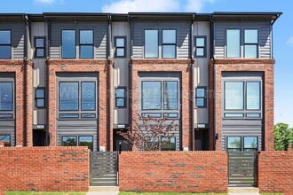 Building Photo - 2146 N Graham St