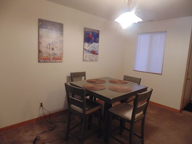 Foto del edificio - Short-mid term housing, furnished condo 2 bed/2 bath walking distance to Pearl St., CU and close ...