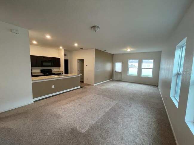 Building Photo - 334 Eaglecrest Dr
