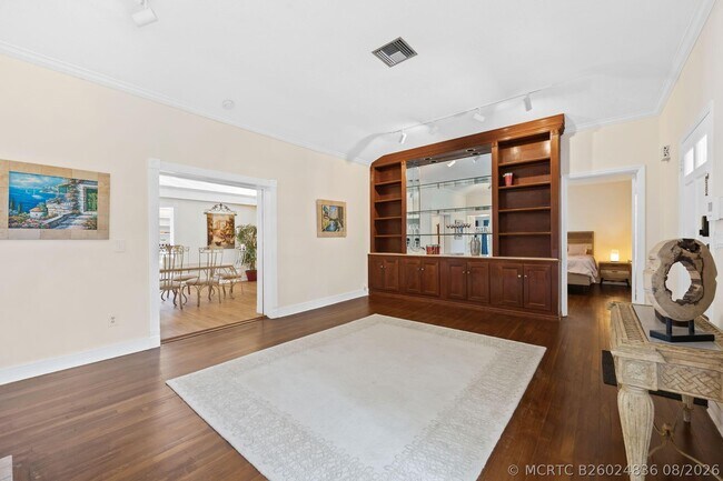 Building Photo - 2400 Delmar Pl