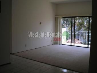Foto principal - 8328 Regents Rd