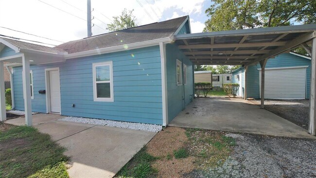 Building Photo - 1708 Texas Ave