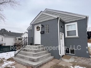 Building Photo - 2104 E 12th St
