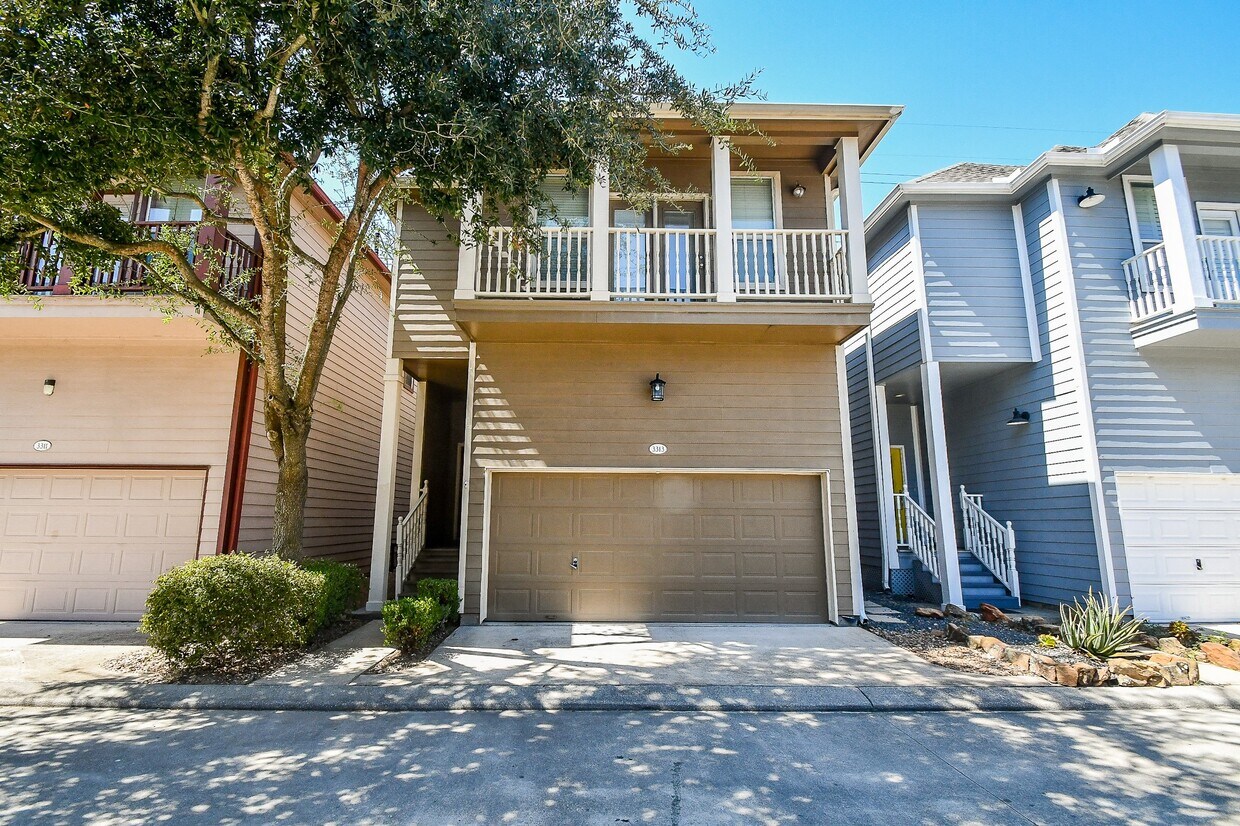 Foto principal - 3313 New Garden View Ln